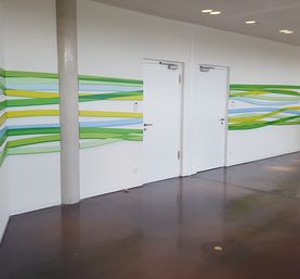 Kunstwerk im Sozialraum der Firmenzentrale Carl Knauber. Regina Kochs, „Energiefeld“, 2019 ©  Regina Kochs
